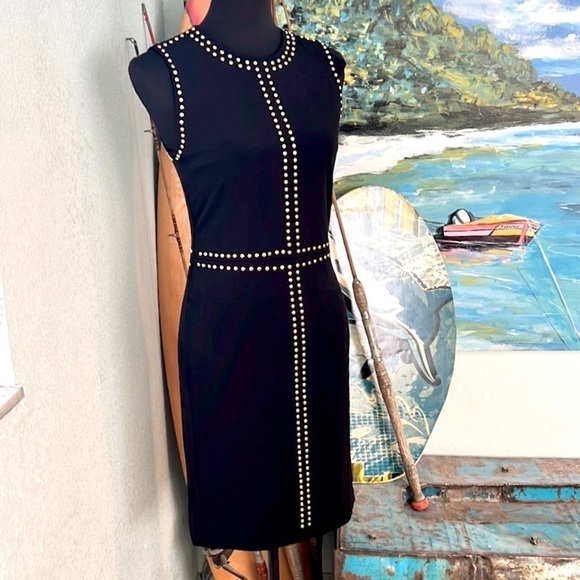 Carmen Marc Valvo, Gorgeous, Sophisticated,Black Dress w/Gold Studs 🔥,Size 4 - Picture 4 of 10